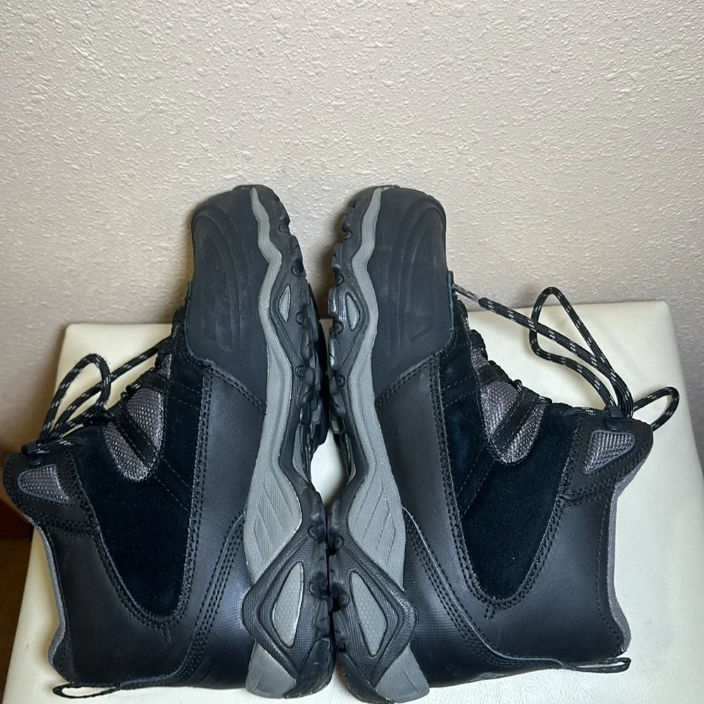 Columbia boots size 10